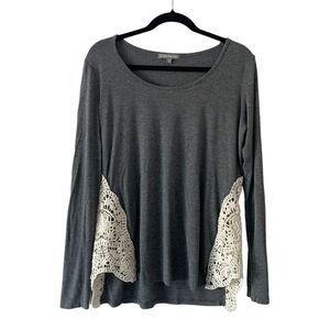 Kate & Mallory Long sleeve with crochet side panels XL